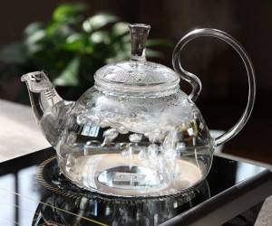 خطر ۲ بار جوشاندن آب برای درست کردن چای
