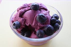 روش درست کردن “بستنی بلوبری” با طعمی فوق العاده