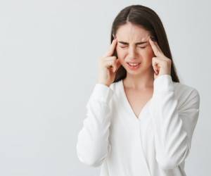 وقتی سردرد داریم مغزمون درد می گیره ؟