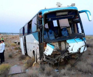 فوت پنج نفر در تصادف اتوبوس با کامیون