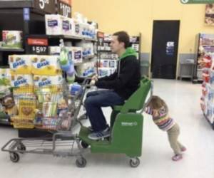 تصاویر خنده دار کودکان در هنگام خرید
