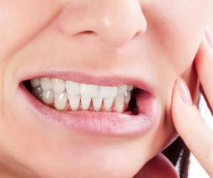 لیست درمان های طبیعی دندان قروچه