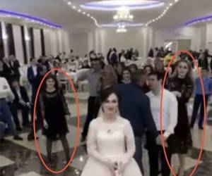 درگیری شدید ۲ دختر جوان وسط مراسم عروسی ! + عکس