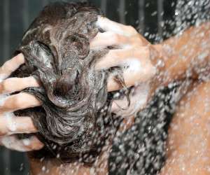 روش صحیح شامپو زدن مو و بهترین روش خشک کردن مو
