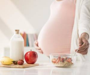 رژیم غذایی زنان باردار و بخور نخورهای حاملگی