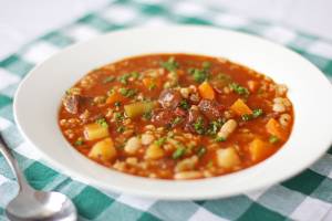 طرز تهیه “سوپ جو” اسپانیایی مخصوص سرماخوردگی