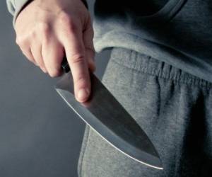 کتک خوردن شدید دزد چاقو به دست از مردم! + فیلم