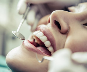 چرایی و چگونگی فلوراید تراپی دندان