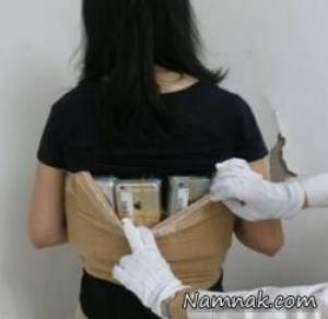 جاسازی عجیب ۱۰۲ گوشی روی بدن قاچاقچی زن! +تصاویر