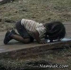 ماجرای غم انگیز کودکی که کف خیابان را لیس می زد چه بود؟