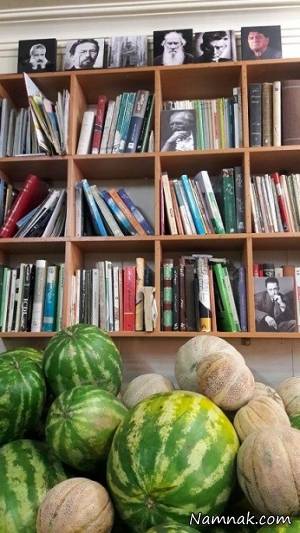 دیوار مهربانی کتاب در یک میوه فروشی +عکس