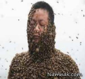 نیم میلیون زنبور روی بدن یک مرد! + تصاویر