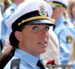 شکار افسر پلیس زن هنگام نقض قانون! + عکس