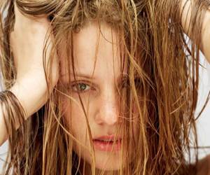 علت اصلی چرب شدن موی سر و راههای کاهش آن