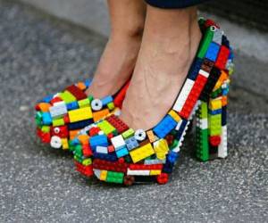 طراحی های عجیب و احمقانه کفش زنانه! + تصاویر