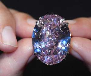 گرانقیمت ترین الماس دنیا فروخته شد + تصاویر