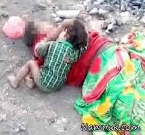 صحنه دردناک شیرخوردن کودک از جسد رها شده مادرش