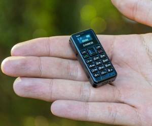 با کوچکترین گوشی ساده دنیا آشنا شوید