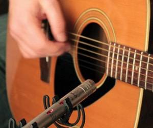 چگونه در خانه مان صدای گیتار آکوستیک را عالی ضبط کنیم؟