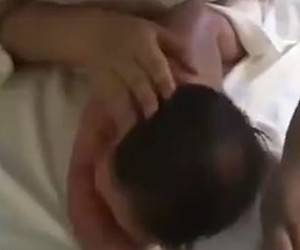 حرف زدن باورنکردنی نوزاد ۲۳ روزه ! + ویدیو
